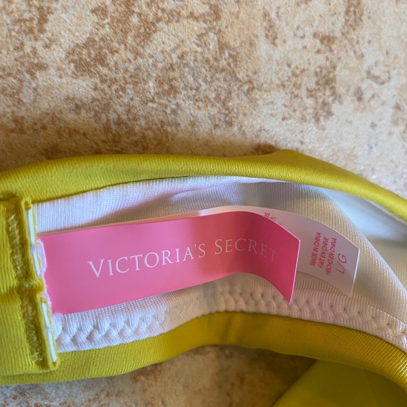 Victoria’s Secret Bathing Suit Top - Picture 3 of 3